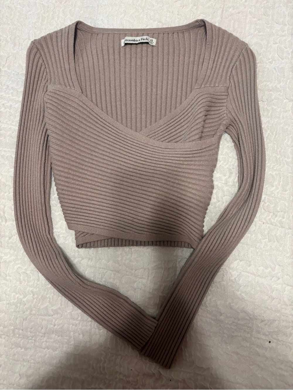 Abercrombie & Fitch Ribbed Long-Sleeve Crop Top